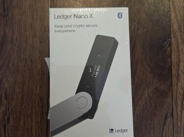 Ledger Nano X Bluetooth Hardware Wallet